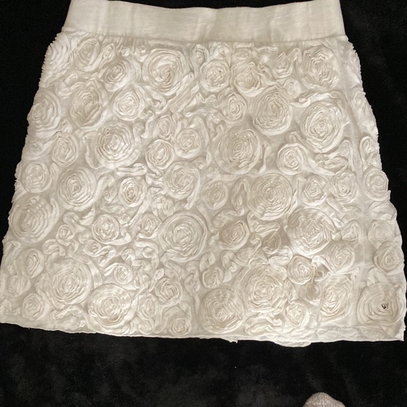 White INC Size Medium skirt - Picture 2 of 2